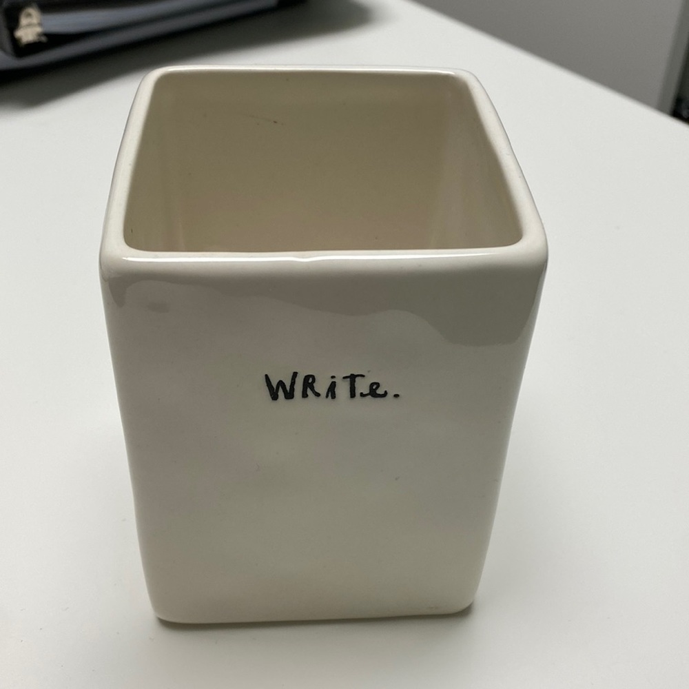 Pen holder